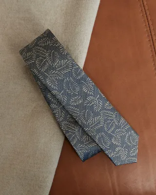 Skinny Tie with Brown and Beige Leaf Print