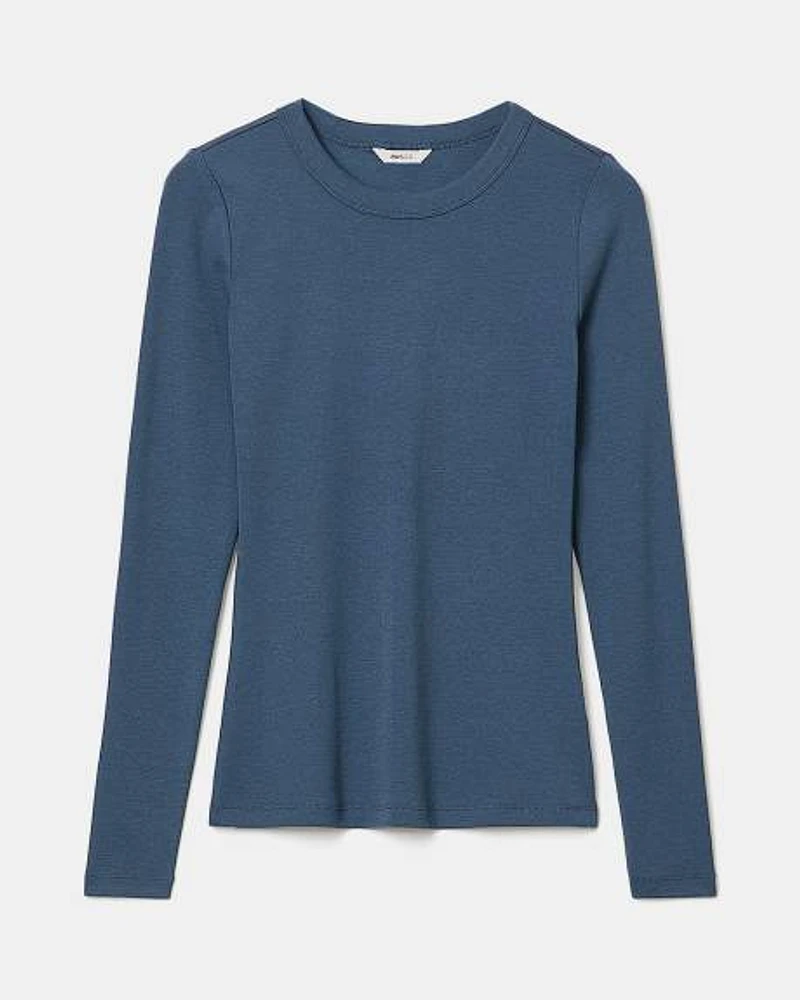 Solid Long-Sleeve Crew-Neck Fitted Tee