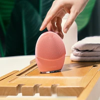 LUNA™ 4 Facial Cleansing & Firming Massage for Balanced Skin