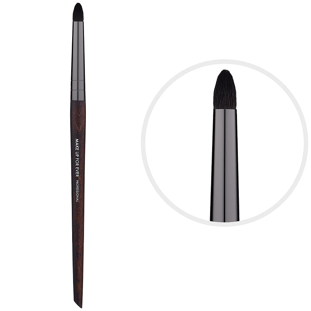 MAKE UP FOR EVER 212 Medium Precision Smudger Brush