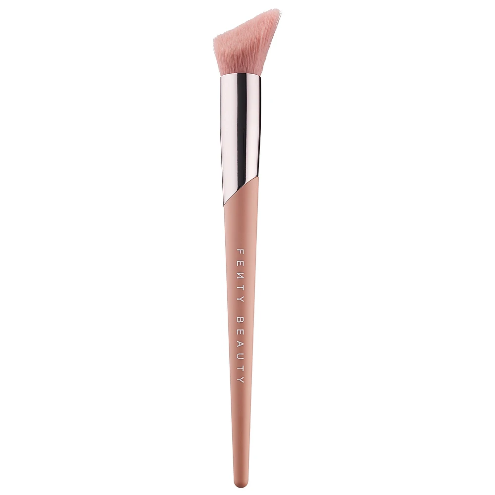 Fenty Beauty by Rihanna Cheek-Hugging Highlight Brush 120