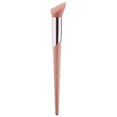 Fenty Beauty by Rihanna Cheek-Hugging Highlight Brush 120