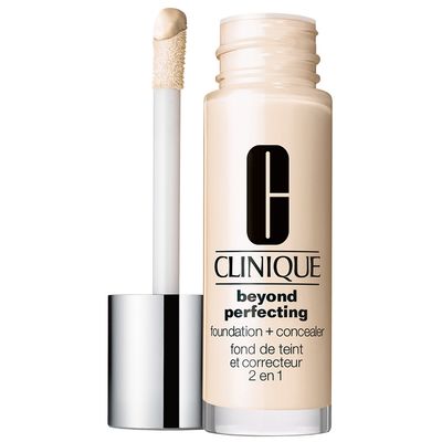 CLINIQUE Fond de teint + correcteur Beyond Perfecting 1 oz/ 30 mL