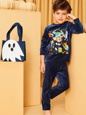 Ensemble pyjama en velours et sac à imprimé Halloween.