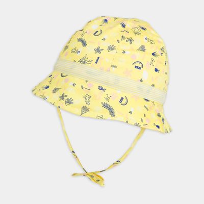 Chapeau jaune avec motifs