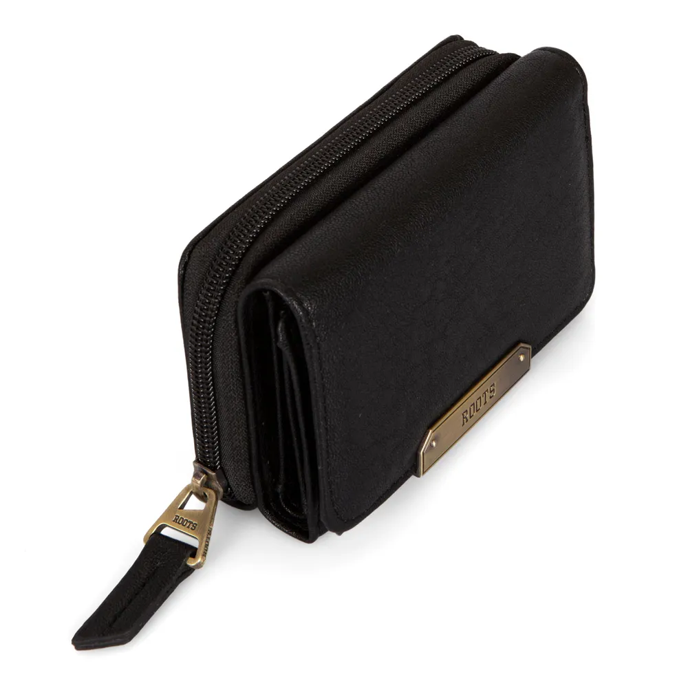 Roots Wallets Mens Zipper Around With Center Wing