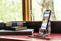 Woodbury Phone Holder | Handmade Glass | Simon Pearce