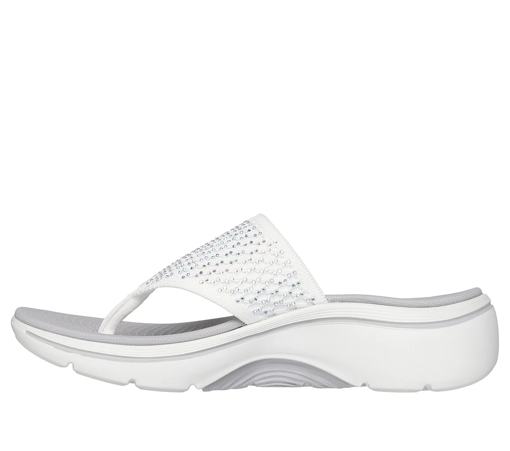 Martha Stewart: GO WALK Arch Fit 2.0 - Illuminating