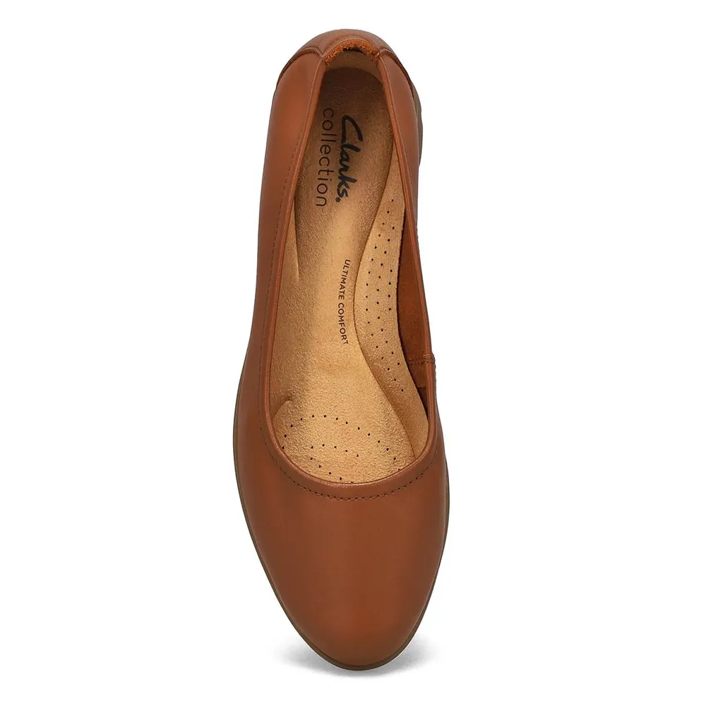 Womens Jenette Ease Casual Flat- Dark Tan