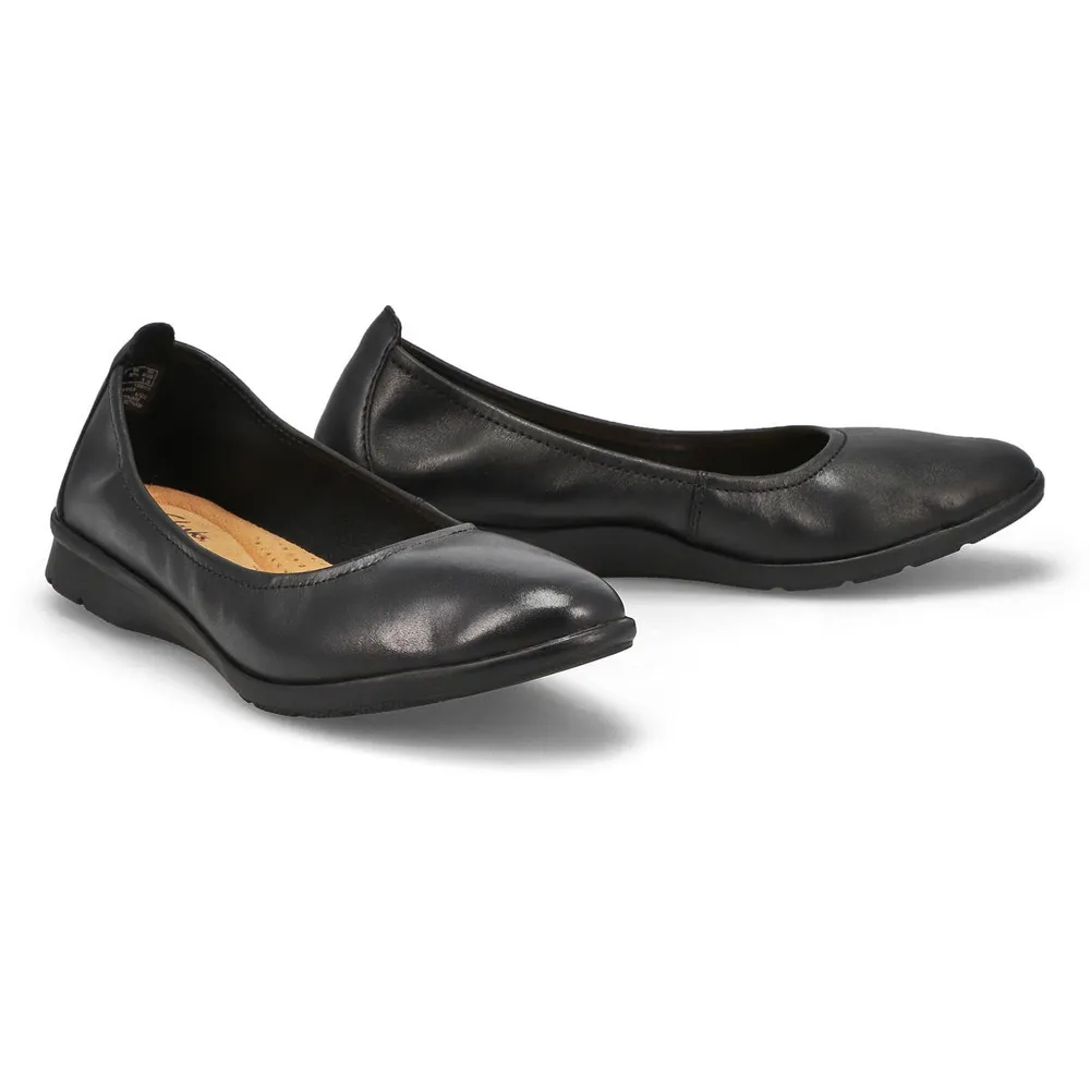 Womens Jenette Ease Casual Flat - Black