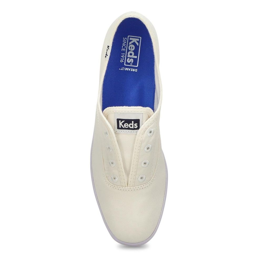 Womens Chillax Sneaker - White