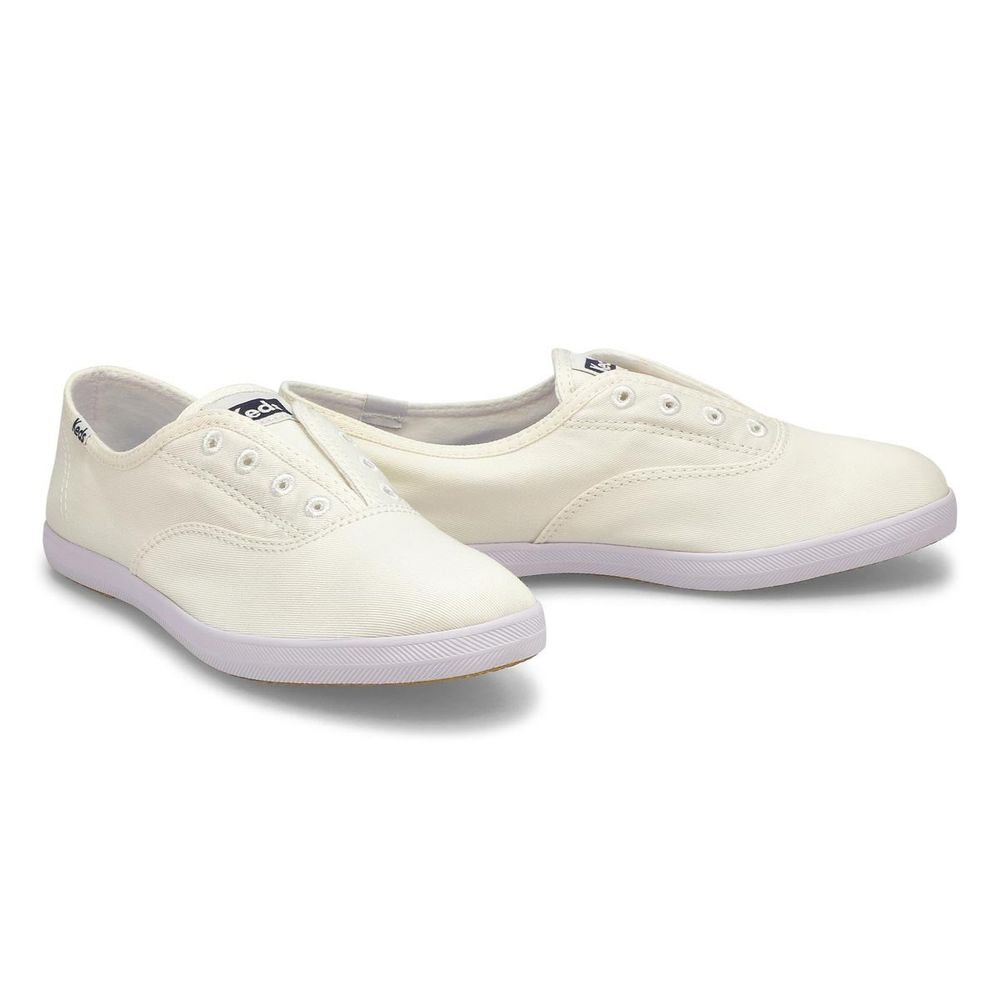 Womens Chillax Sneaker - White