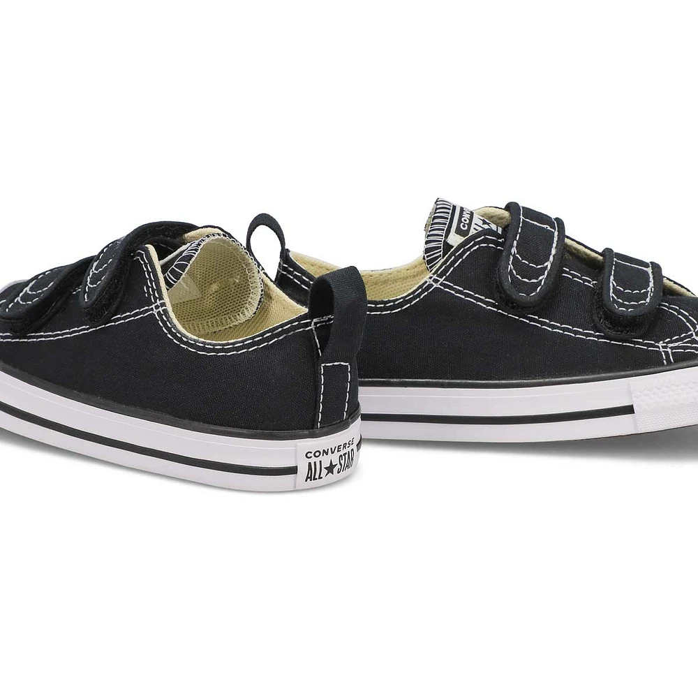 Infants' Chuck Taylor All Star V2 Canvas Sneaker