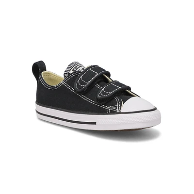 Infants' Chuck Taylor All Star V2 Canvas Sneaker