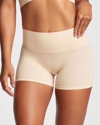 Yummie Ultralite Seamless Smoothing Shortie, Frappe, Size L/XL, from Soma
