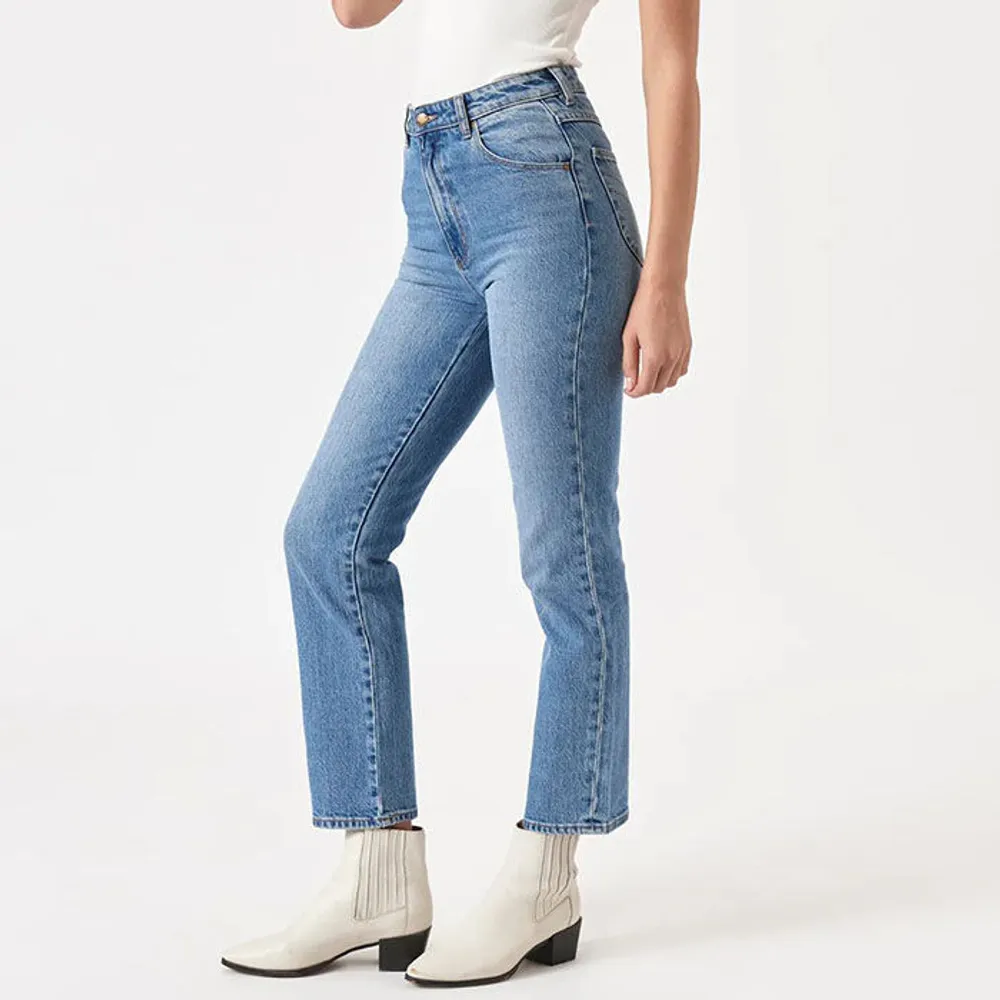 Women's Wedgie Straight Fit Jean