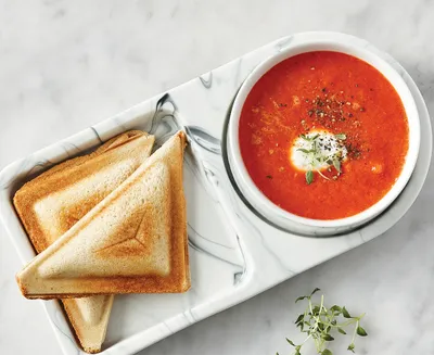 Bol à soupe et assiette à sandwich marbrés