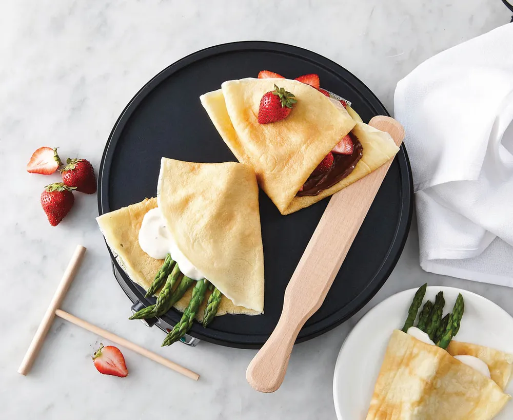 thinkkitchen Crepe Maker with Wooden Utensils