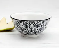 Peacock Bowl, Black and White