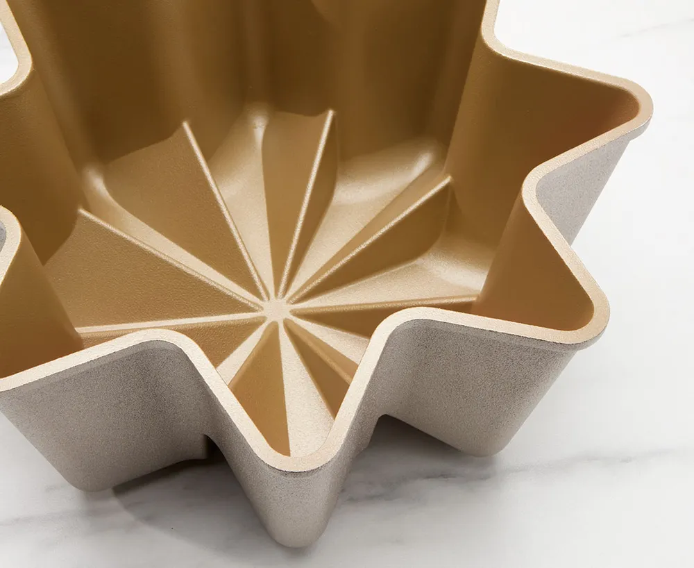 Baker's Secret Nova Bundt Cake Pan