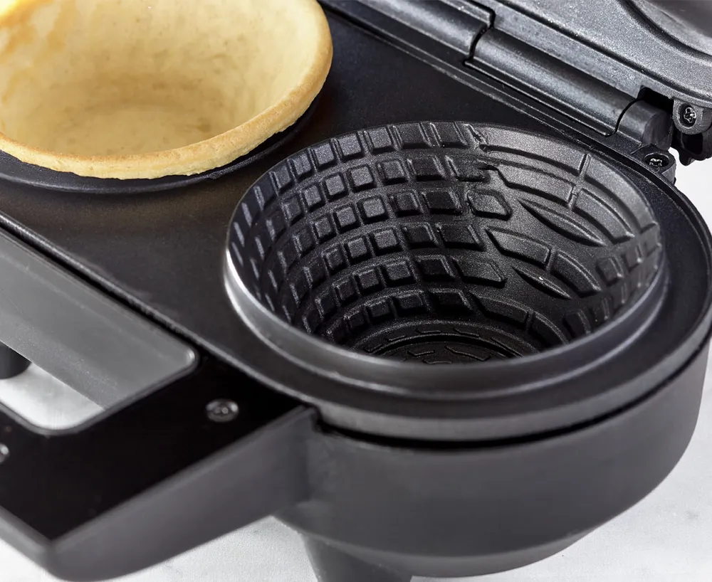 thinkkitchen Double Waffle Bowl Maker