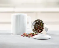 Textured Mug with Infuser and Lid