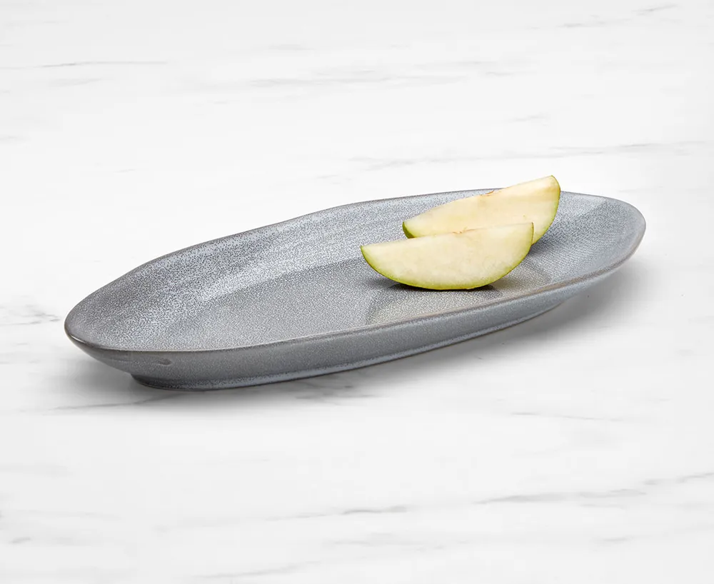 Linen Stoneware Leaf-Shaped Plate, Grey