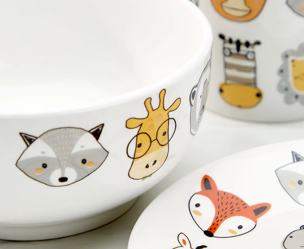 Kids Animal Fun Dinnerware with Lunchbox, Set of 4