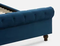 MOSS tufted velvet queen sleigh bed