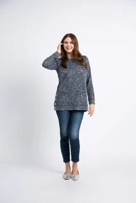 Long Sleeve Knit Sweater w/ Side Snaps