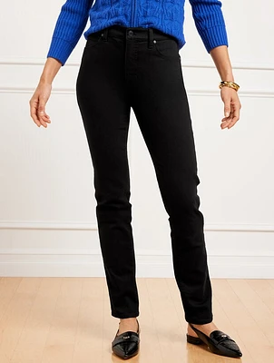 High-Waist Straight-Leg Jeans - Black Curvy Fit