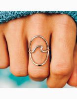 PURA VIDA Statement Wave Ring