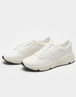 OASIS SOCIETY Avery Clean Runner Shoes