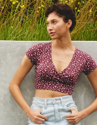 SKY AND SPARROW Ditsy Surplice Burgundy Crop Top