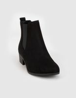 SODA Black Chelsea Boots