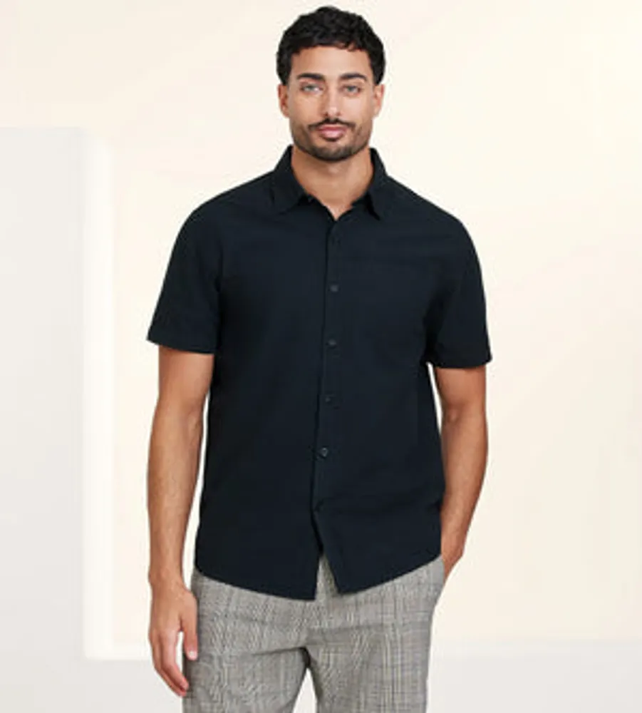 Modern Fit Short Sleeve Seersucker Sport Shirt