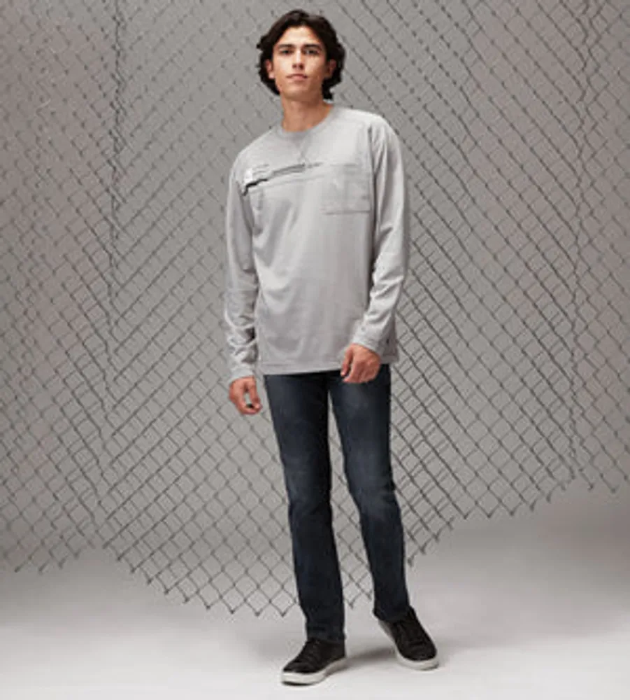 Modern Fit Crew Neck Long Sleeve Knit Shirt