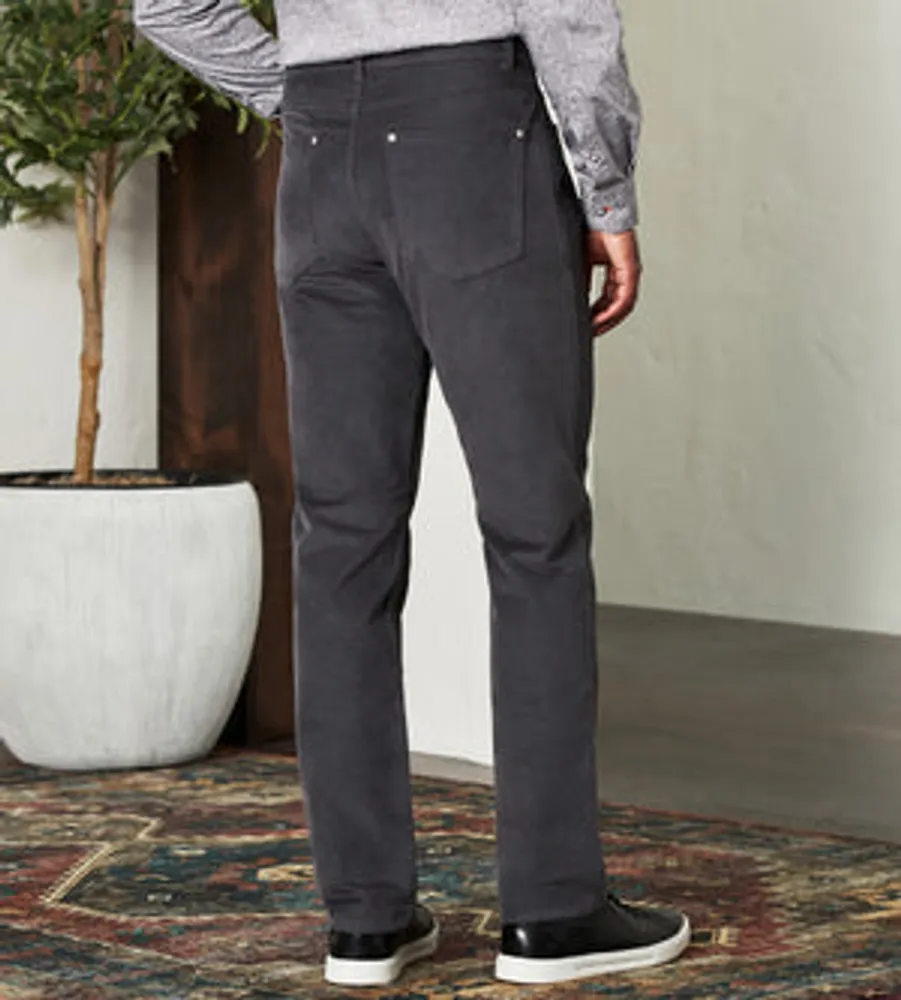 Modern Fit Five-Pocket Stretch Jeans