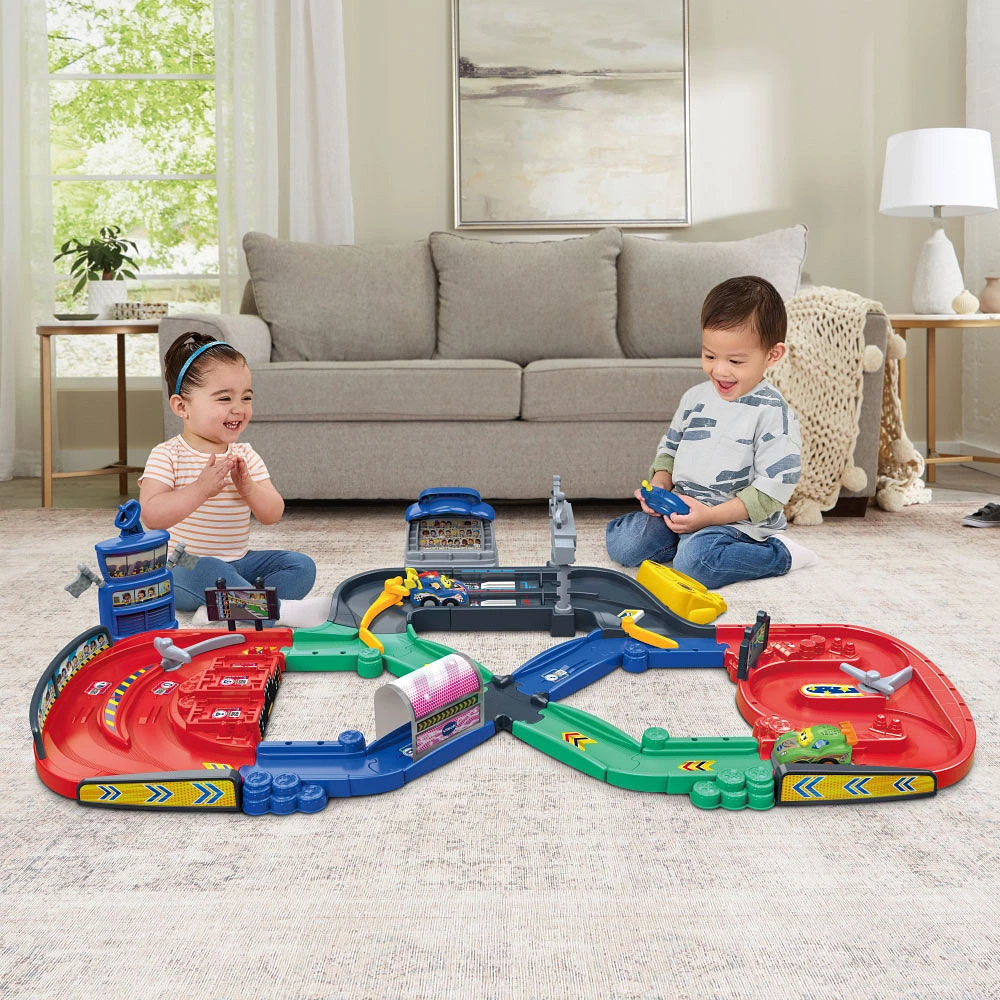 VTech Go! Go! Smart Wheels Checkered Flag Motorized Track Set - TRU Exclusive - English Edition