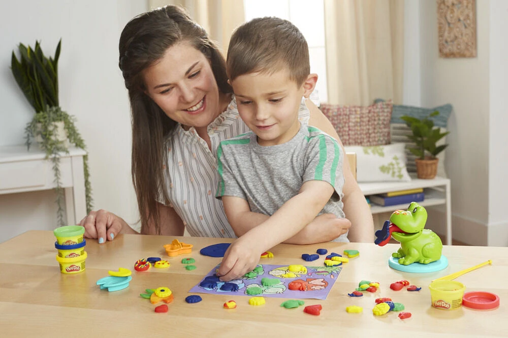 Play-Doh Frog 'n Colors Starter Set with Playmat