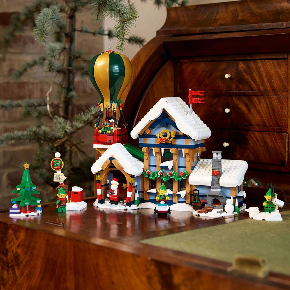 Ensemble de construction de décoration de maison de fêtes pour les adultes et les familles LEGO Icons Le bureau de poste du père Noël 10339