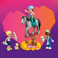 LEGO Friends La clinique vétérinaire pour chevaux et animaux de compagnie, Jouet de simulation avec 3 minipoupées et 5 animaux 42651