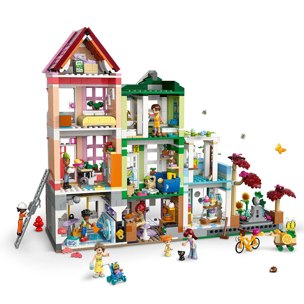 LEGO Friends Les appartements et les boutiques de Heartlake City, Ensemble de modèle, Cadeau pour enfants et adolescents 42670