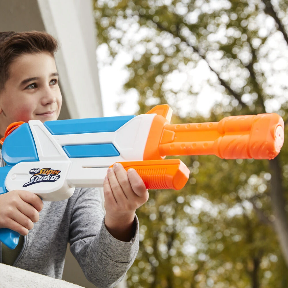 Nerf Super Soaker, blaster à eau Twister, tire 2 jets d'eau torsadés