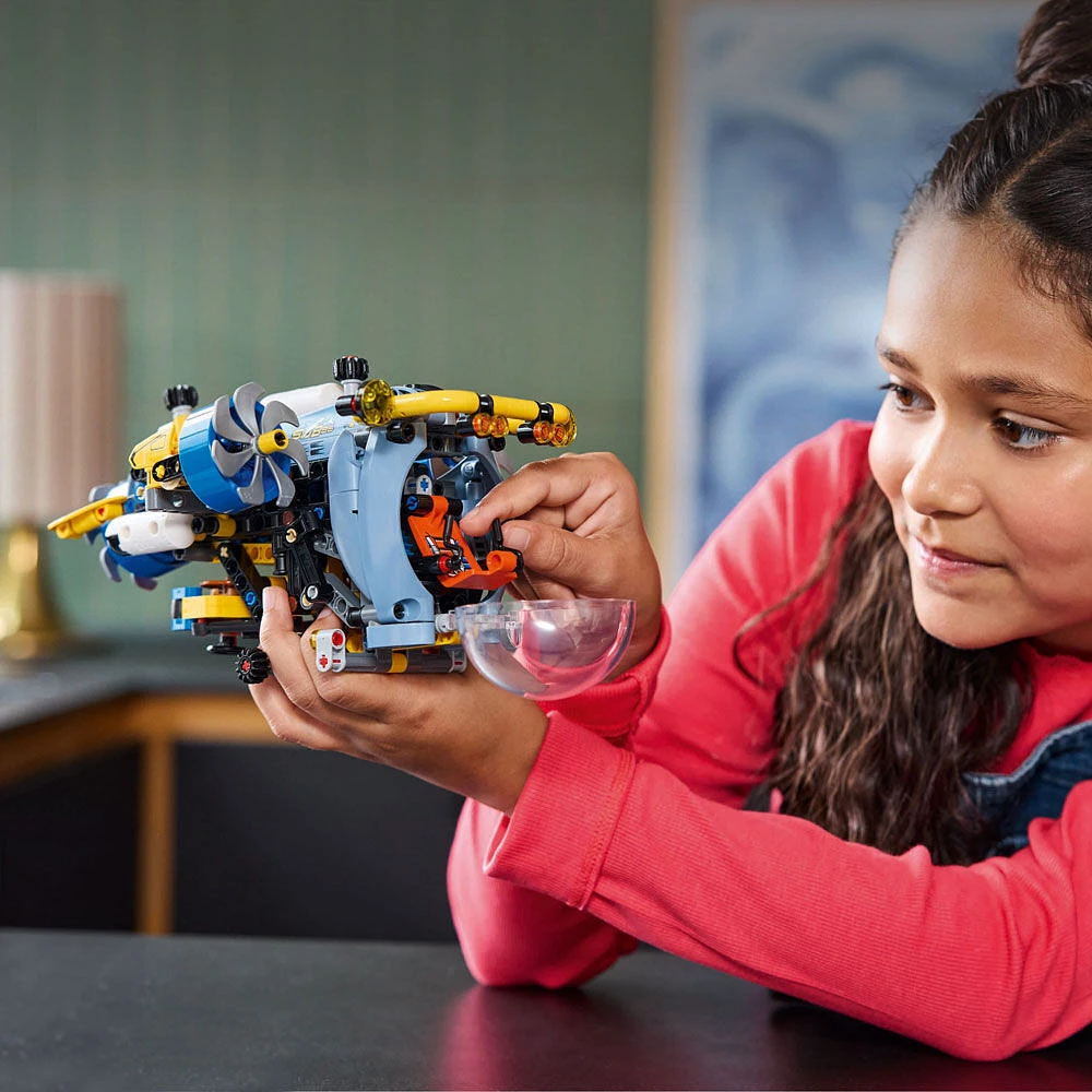 LEGO Technic Le sous-marin de recherche en haute mer Ensemble de jouet pour les enfants qui aiment l'ingénierie et la science 42201