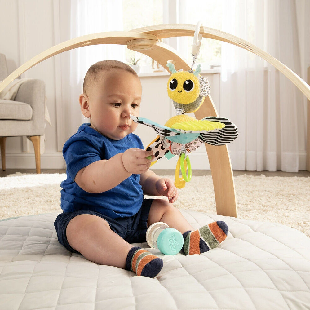 LAMAZE - Buzzy The Bee Clip & Go