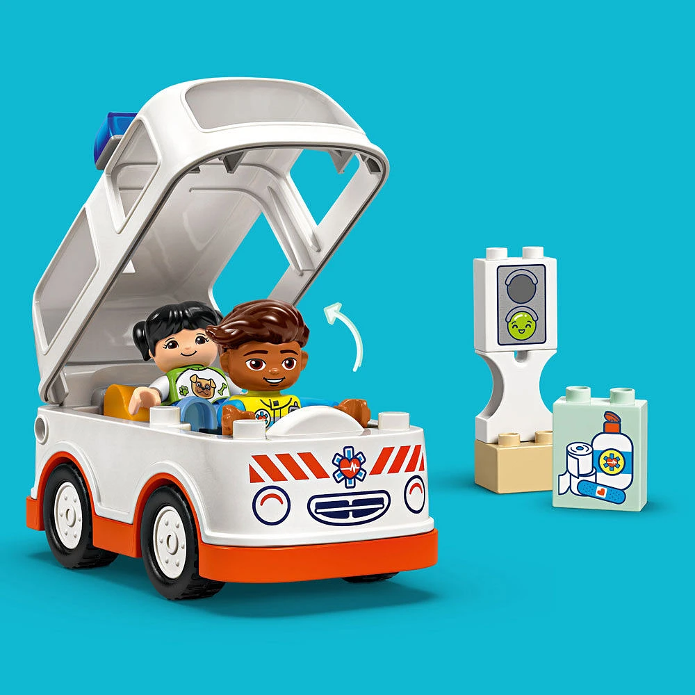 LEGO DUPLO Ambulance et chauffeur Jouet éducatif qui propose un jeu de simulation imaginatif pour les tout-petits 10447