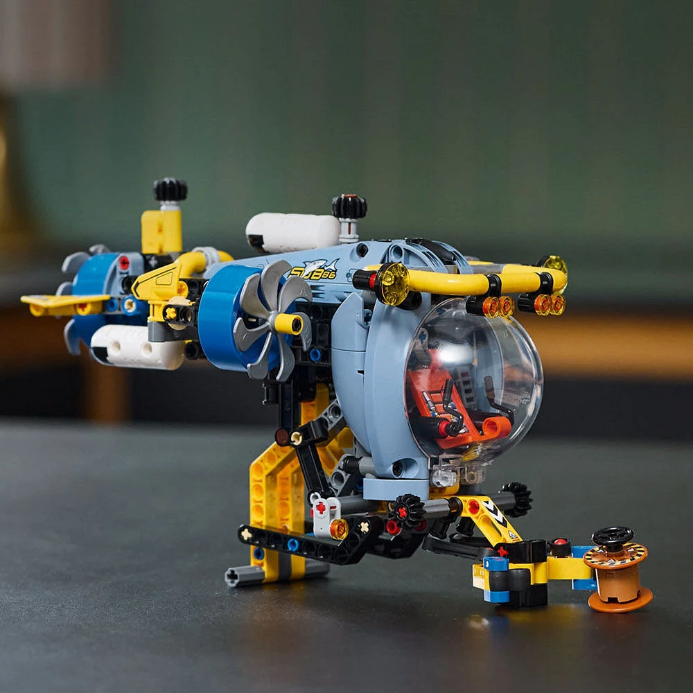 LEGO Technic Le sous-marin de recherche en haute mer Ensemble de jouet pour les enfants qui aiment l'ingénierie et la science 42201