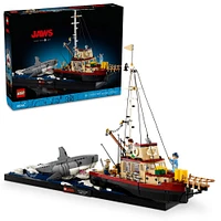 LEGO Ideas Les Dents de la mer, Ensemble de construction de requin, Ensemble de diorama pour adultes, Comprend le bateau Orca 21350