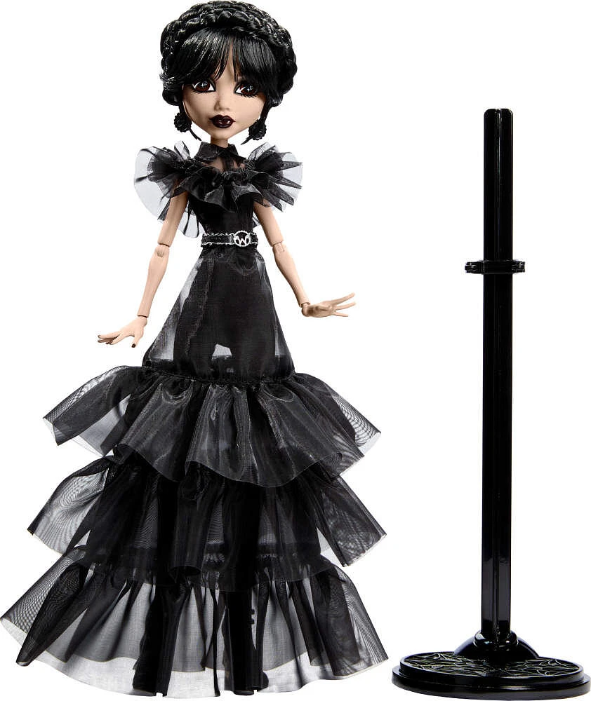 Monster High Mercredi Addams en Tenue de Bal Poupée à collectionner vêtue d'une robe gothique noire inspirée de la scène de danse, accessoires de qualité et socle pour poupée